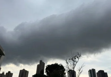 Chegada de frente fria aumenta risco de tempestades em MS neste sábado